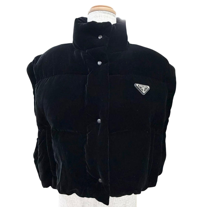 極美品△PRADA プラダ 2023年製 291805 トライアングルロゴ ベルベット クロップド 2WAY ダウンベスト ダウンジャケット 黒 36 正規品