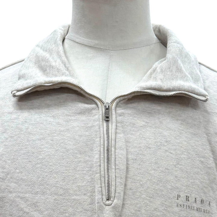 美品▼PRADA プラダ 25AW UJL39C コットン100% ロゴプリント ハーフジップ プルオーバー スウェット グレー XL 正規品 メンズ