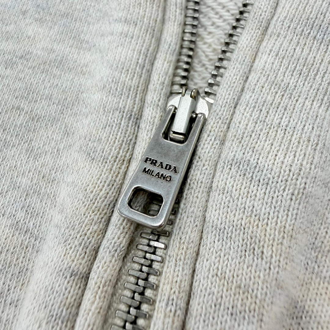 美品▼PRADA プラダ 25AW UJL39C コットン100% ロゴプリント ハーフジップ プルオーバー スウェット グレー XL 正規品 メンズ