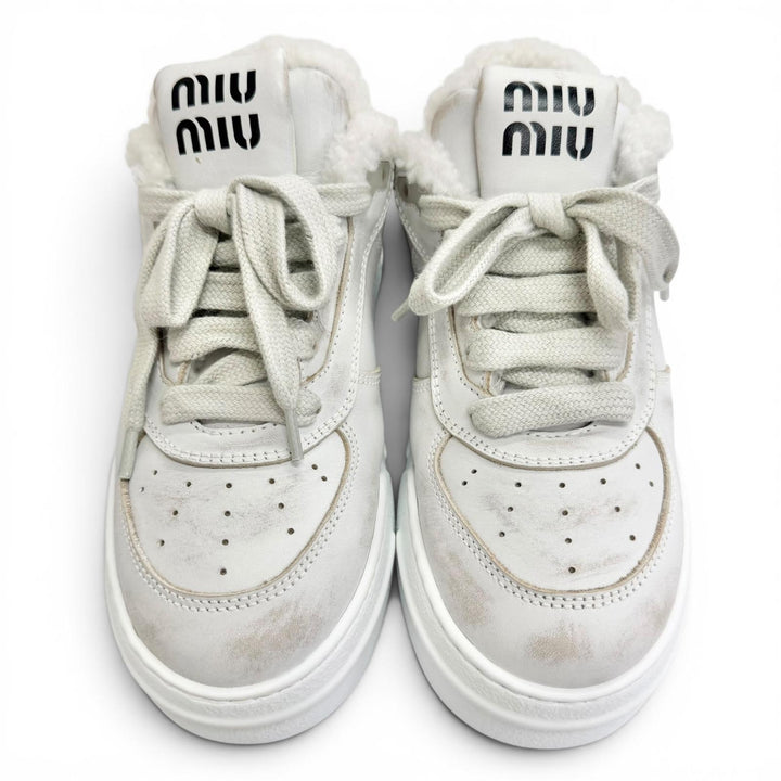 未使用品△MIUMIU ミュウミュウ 5E892D 3LNC F0009 カーフレザー シープファー ロゴ ユーズド加工 ローカットスニーカー ホワイト 35.5