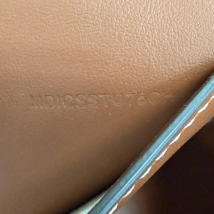 未使用品△BURBERRY バーバリー 8053311 LS NEW HAMPSHIRE ホースフェリー ロゴ スクエア ショルダーバッグ ブラック タン ゴールド金具