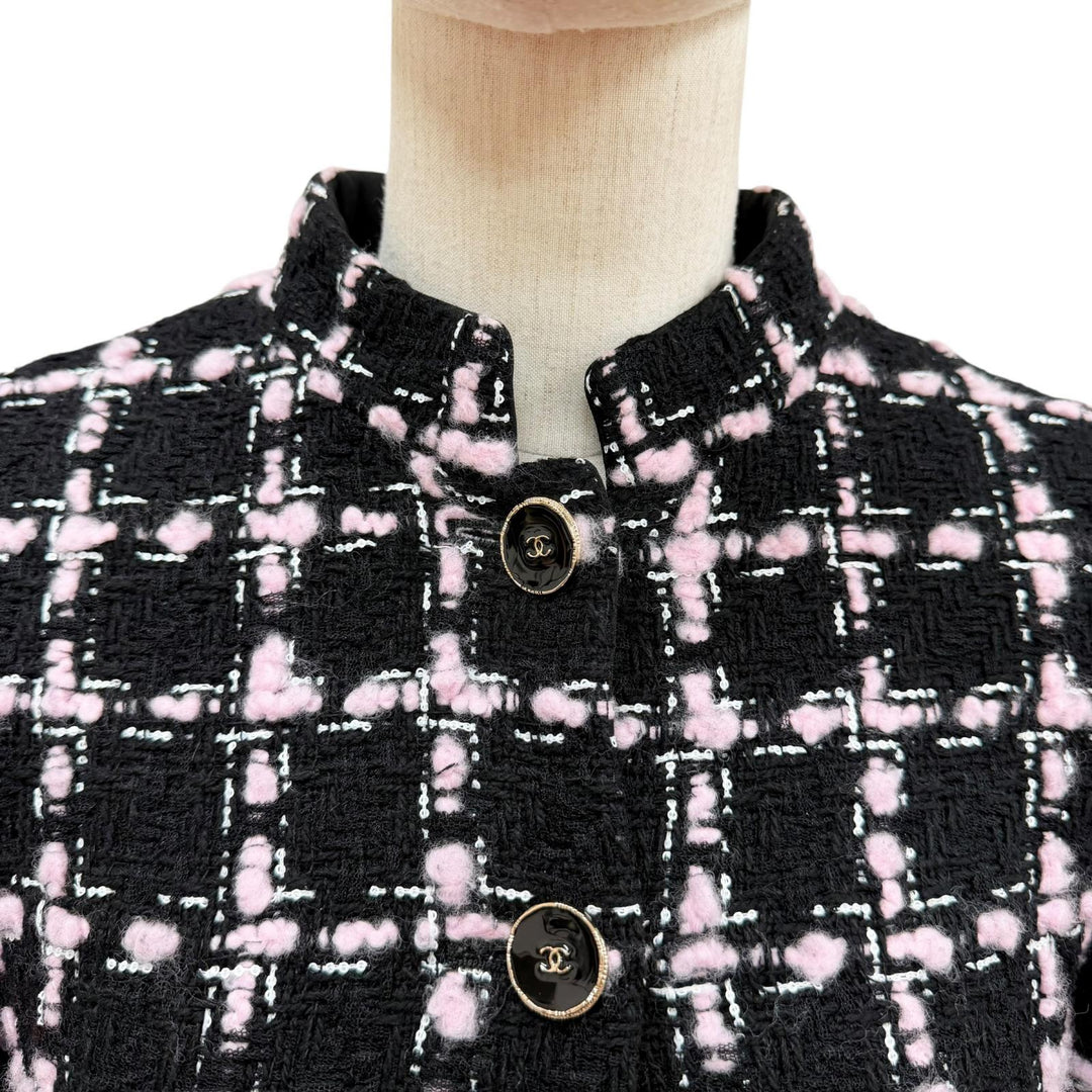 極美品◇CHANEL シャネル 25AW P80418 ウール ココボタン フリンジ付 ツイード コート ブラック ピンク 34 フランス製 正規品 レディース
