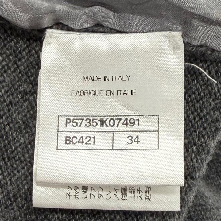 極美品★CHANEL シャネル P57351 カシミヤ100% ココマークプレート付 GABRIELLE COCO Vネック 長袖 ニット グレー 34 イタリア製 正規品