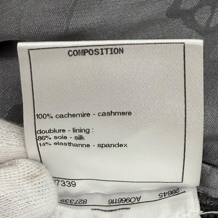 極美品★CHANEL シャネル P57351 カシミヤ100% ココマークプレート付 GABRIELLE COCO Vネック 長袖 ニット グレー 34 イタリア製 正規品
