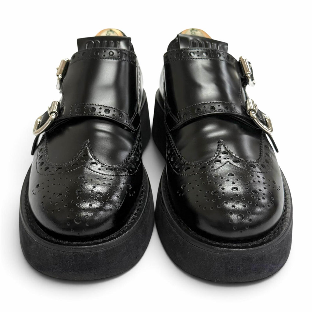 美品△MIUMIU ミュウミュウ レザー ロゴ ウィングチップ ダブルモンク 厚底 ローファー ブラック シルバー金具 IT 36 伊製 レディース