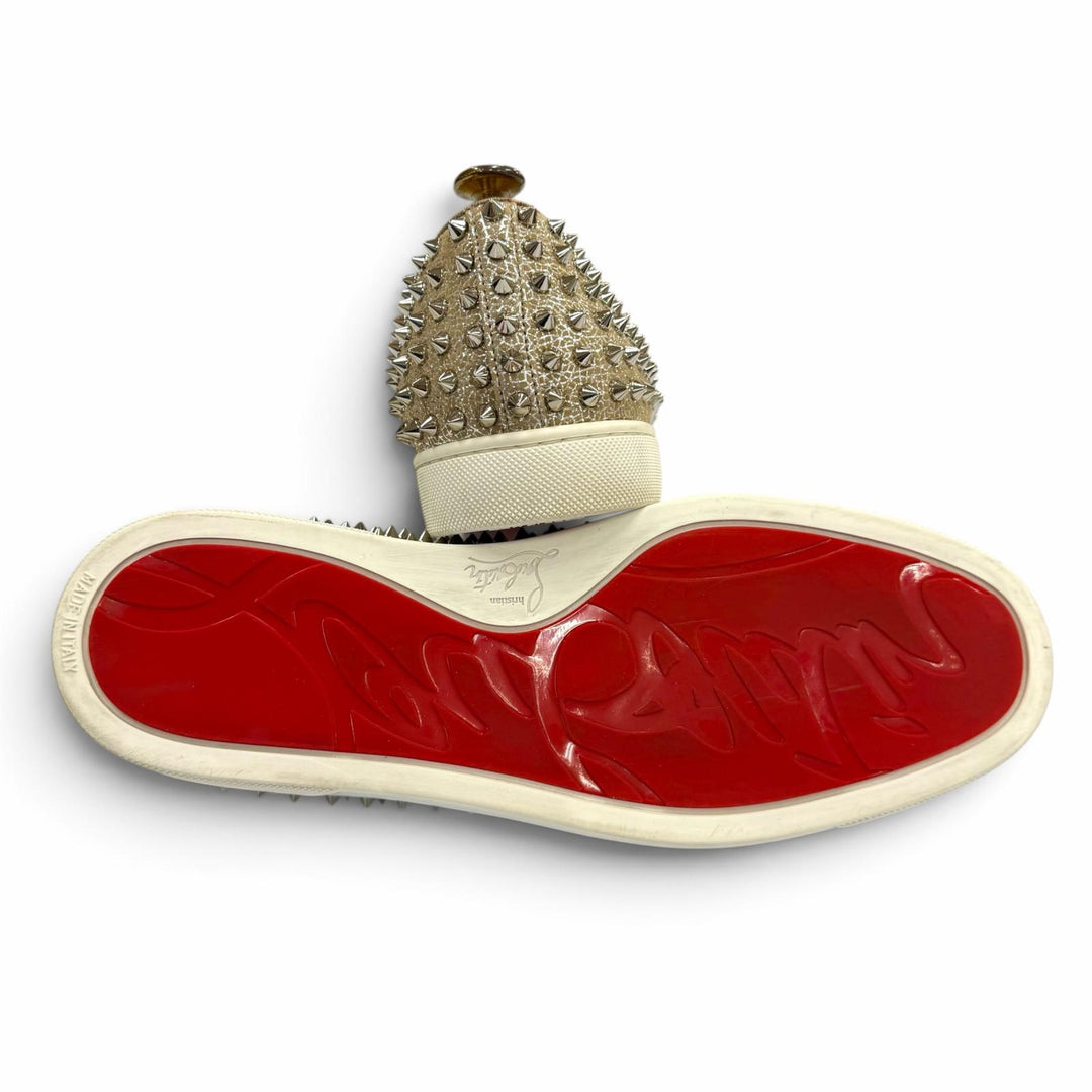 美品▼Christian Louboutin クリスチャンルブタン スパイクスタッズ スニーカー スリッポン ベージュ系 シルバー 42.5 イタリア製 メンズ