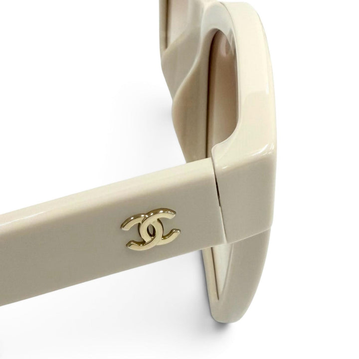 極美品★CHANEL シャネル 5487-A ココマーク ボールチェーン付 サングラス ライトベージュ 55□18 140 イタリア製 レディース