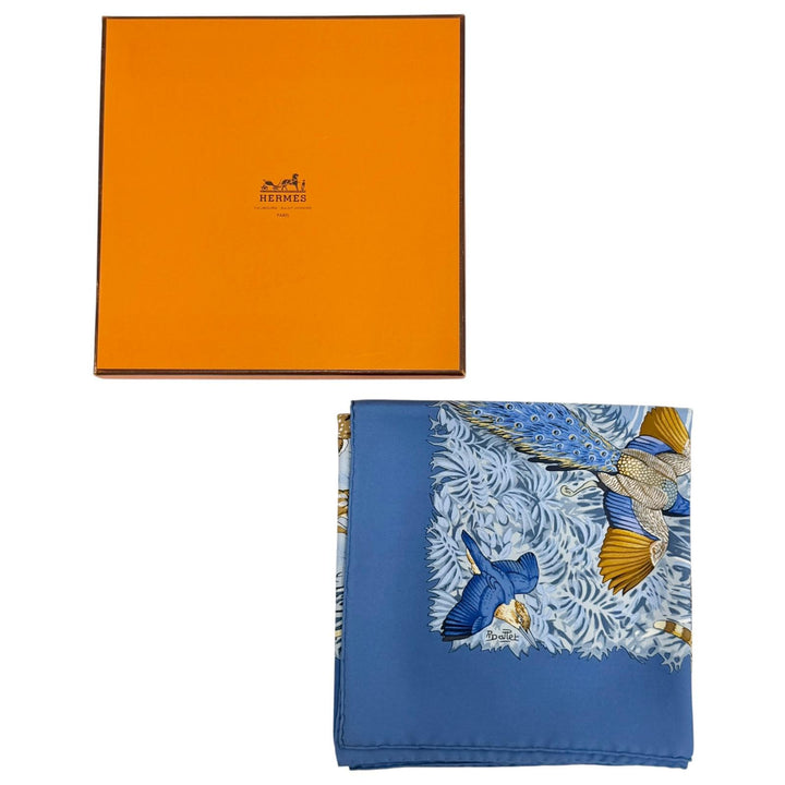 極美品△HERMES エルメス LA TREVE DE L EAU 水の休戦 カレ90 シルク100% 激レア スカーフ ブルー系 マルチカラー フランス製 箱付き