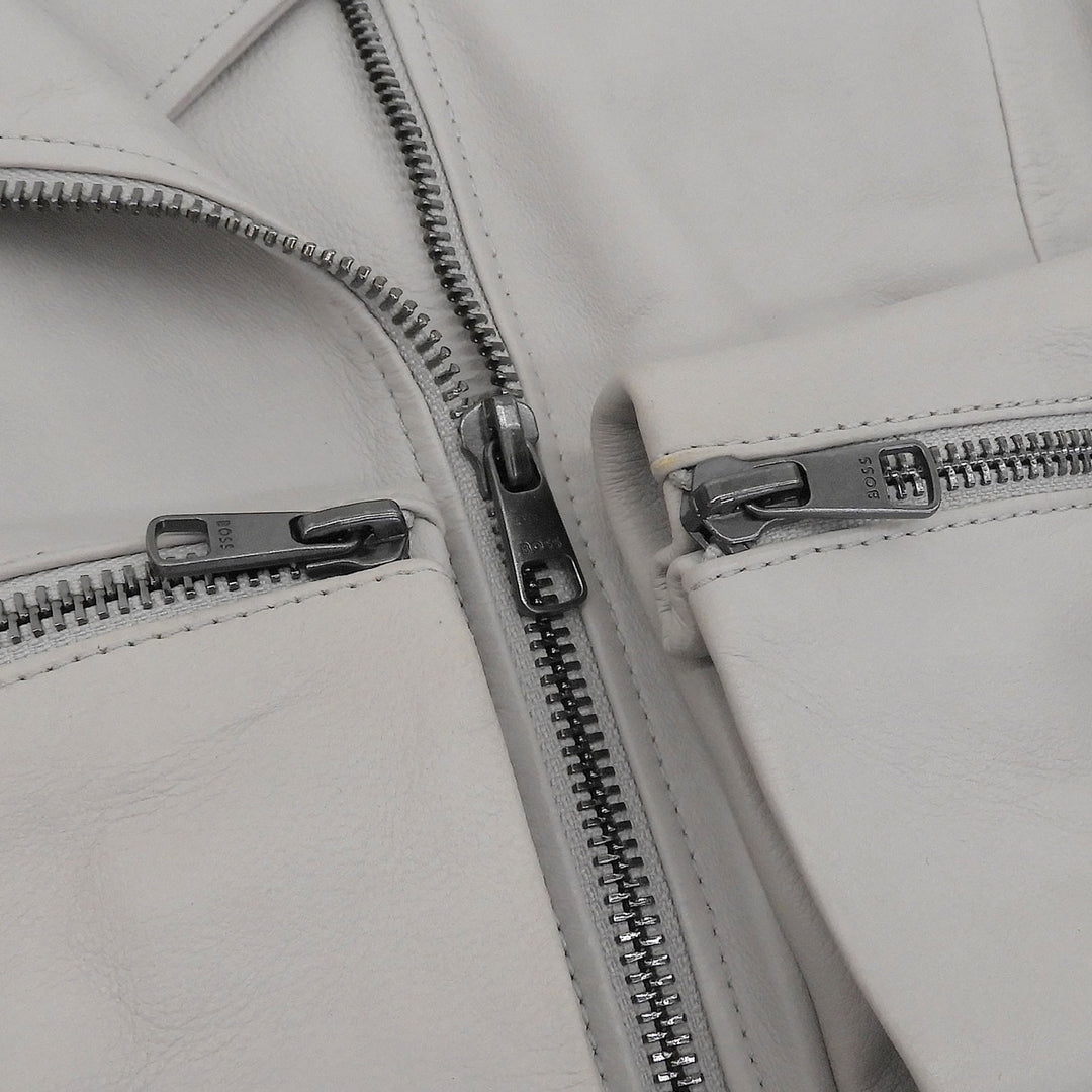 美品▲HUGO BOSS ヒューゴボス 羊革 ダブルブレスト レザージャケット ライトグレー IT 40 インド製 正規品 レディース ハンガー付き