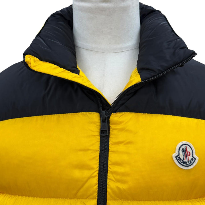 極美品▼MONCLER モンクレール H20911A00147 PEUPLIER ロゴワッペン付き フード入り ZIPUP ダウンジャケット イエロー ブラック 0 正規品