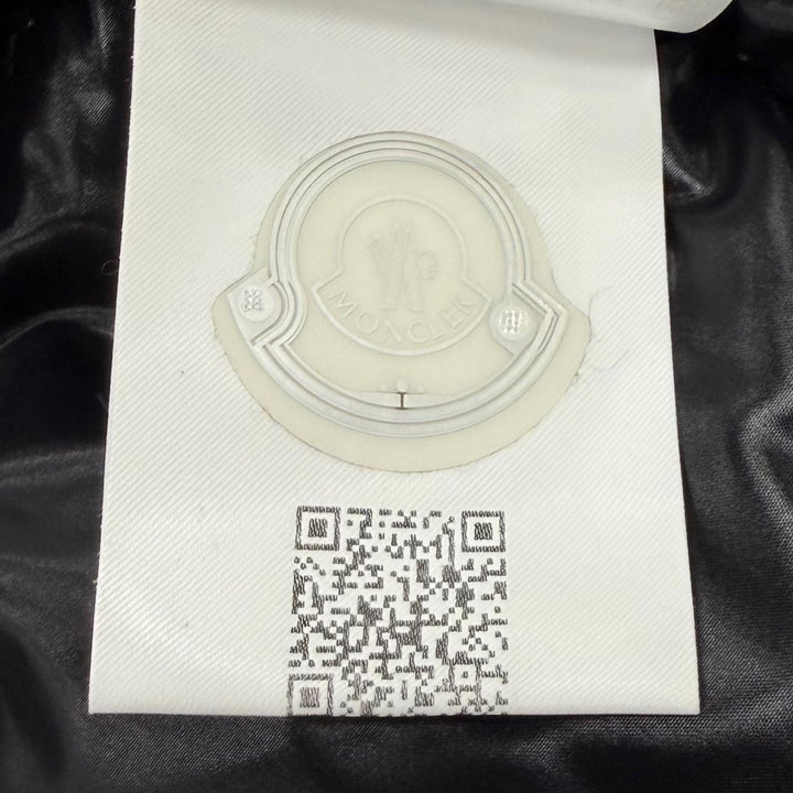 美品★MONCLER モンクレール MONTCLA ロゴ刺繍 フード付 ZIP UP ダウンジャケット ブラック 00 イタリア製 正規品 レディース メンズ