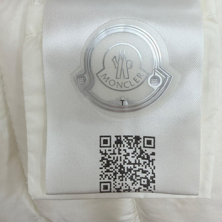 美品☆MONCLER モンクレール 24SS CAMICA ロゴワッペン付 軽量 ダウンベスト ホワイト 40 正規品 レディース