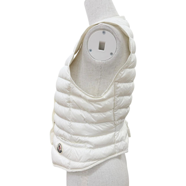 美品☆MONCLER モンクレール 24SS CAMICA ロゴワッペン付 軽量 ダウンベスト ホワイト 40 正規品 レディース