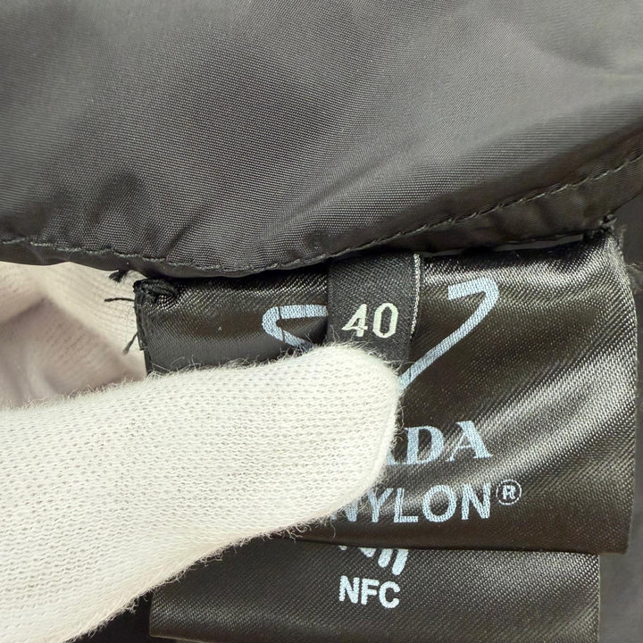 極美品☆PRADA プラダ 2023年製 292172 Re-Nylon トライアングルロゴ ベルト付トレンチコート ブラック 40 イタリア製 正規品 レディース