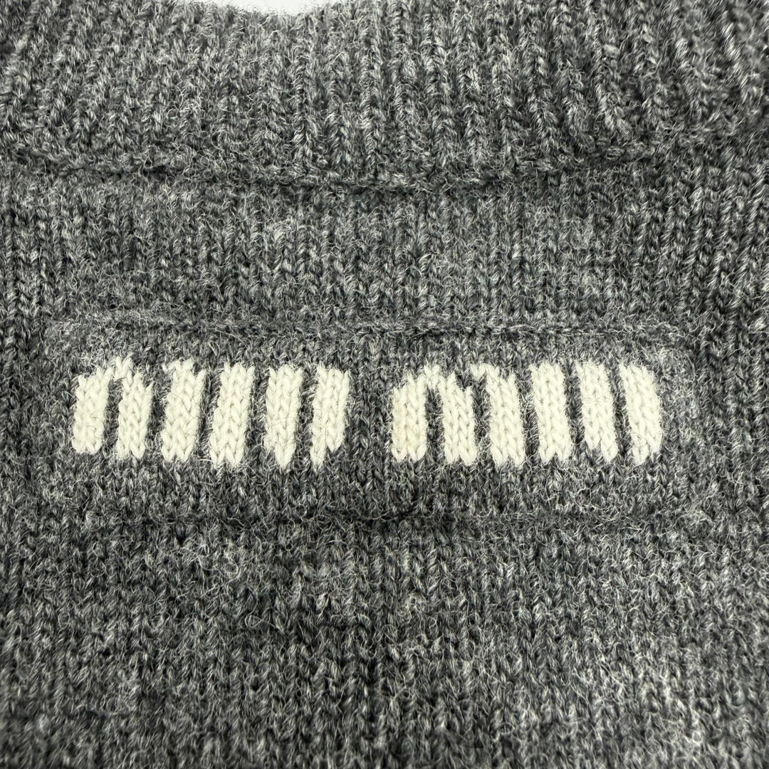 極美品☆MIUMIU ミュウミュウ 2024年製 DNA02T SOOO 13WS バージンウール ロゴ刺繍 クロップド丈 長袖 ニット カーディガン 38 正規品