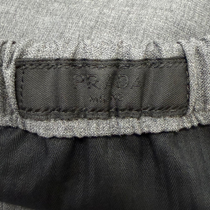 未使用品□PRADA プラダ 2023年製 SPH377 バージンウール コットン トライアングルパッチ シェフパンツ グレー L イタリア製 正規品