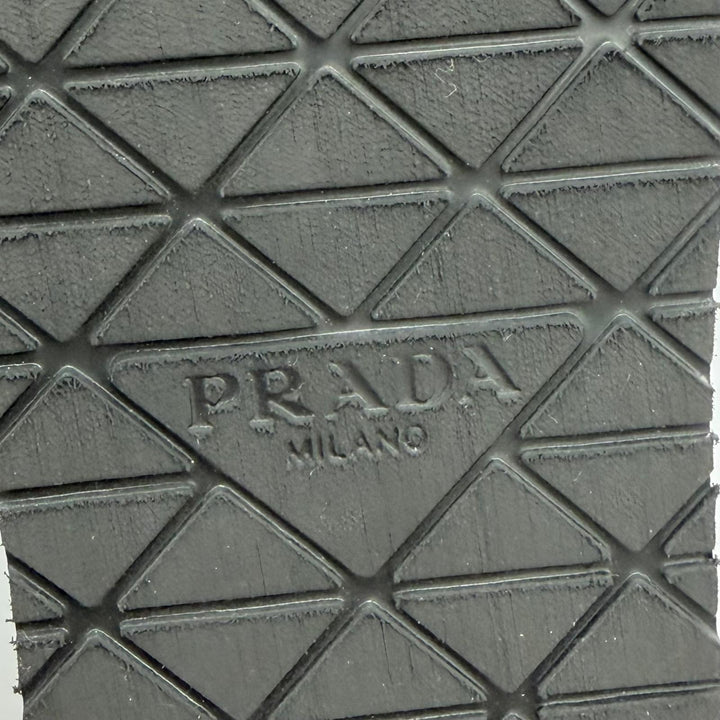 美品☆PRADA プラダ 1XZ758 トライアングルロゴ バックストラップ パデッドナッパレザー サンダル ベージュ 35 イタリア製 レディース