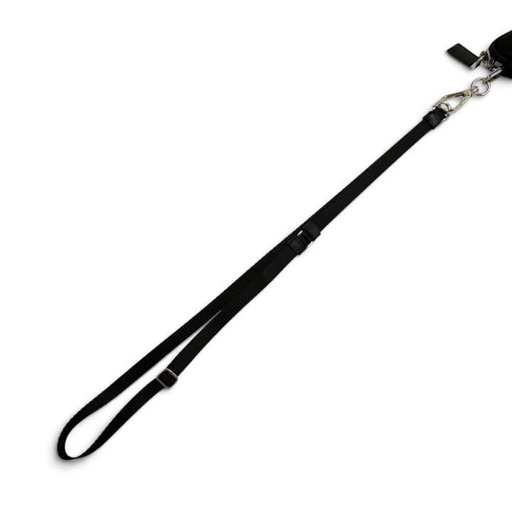 極美品★PRADA プラダ 2TT140 NERO Re Nylon トライアングルロゴ キーリング付 ポーチ シルバー金具 イタリア製 レディース 箱付き