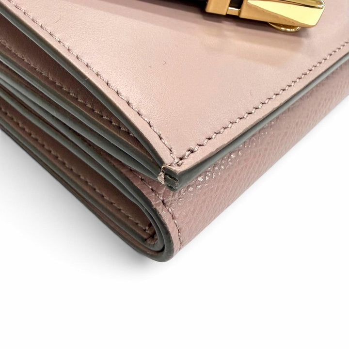 極美品△FENDI フェンディ 8M0480 FFダイヤモンド レザー コンパクトウォレット 三つ折り財布 パープル系 ゴールド金具 箱・保存袋付き