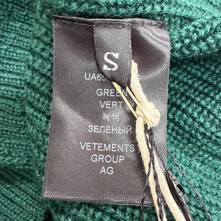 未使用品□VETEMENTS ヴェトモン UA65KN120G バージンウール100% デストロイド Vネック ニット セーター グリーン S イタリア製 メンズ