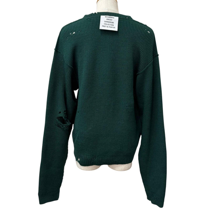 未使用品□VETEMENTS ヴェトモン UA65KN120G バージンウール100% デストロイド Vネック ニット セーター グリーン S イタリア製 メンズ