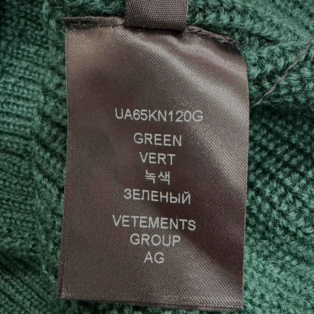 未使用品□VETEMENTS ヴェトモン UA65KN120G バージンウール100% デストロイド Vネック ニット セーター グリーン S イタリア製 メンズ