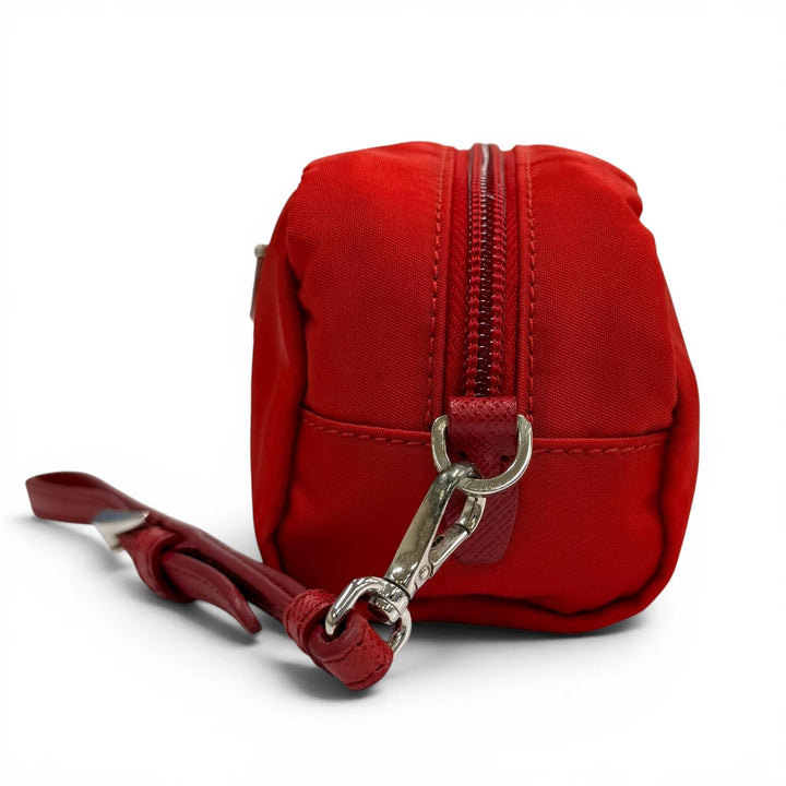 未使用品★PRADA プラダ 1NE175 VELA Re-Nylon ミニポーチ ROSSO トライアングルロゴプレート 化粧ポーチ イタリア製 レディース