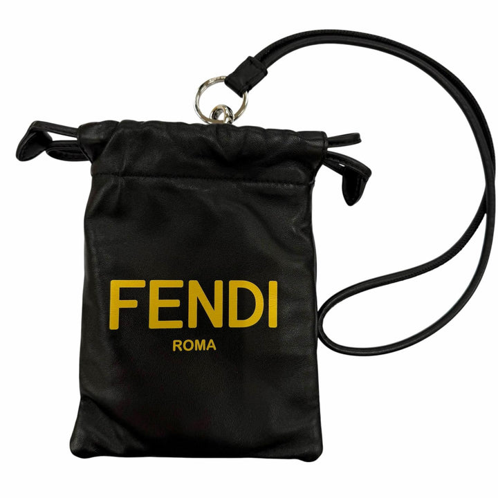 美品☆FENDI フェンディ 7AR898 ロゴ レザー スリムクラッチ ドローストリング フォンポーチ 携帯ケース ブラック イエロー 箱・保存袋付