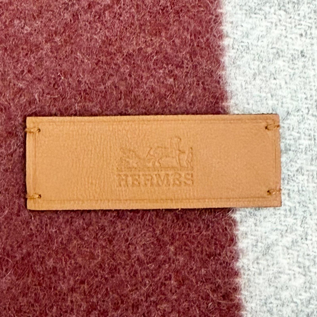未使用品△HERMES エルメス マフラー コンクール カシミヤ100％ グリ クレール シネ ルージュH 現行品 2025年12月購入 定価162800円 箱付
