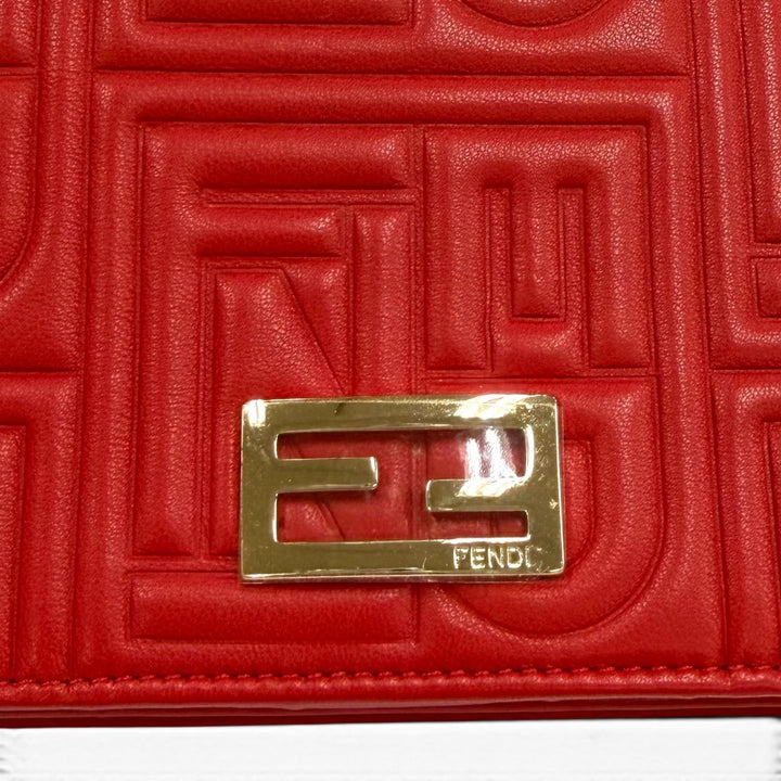 美品★FENDI フェンディ FF金具 エンボスロゴ レザー チェーンウォレット 長財布 ロングウォレット レッド ゴールド金具 伊製 レディース