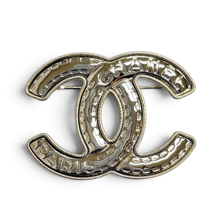極美品△CHANEL シャネル B25K ABG445 ココマーク ロゴ ステッチ ブローチ シルバー ゴールド イタリア製 レディース 箱付き オススメ◎