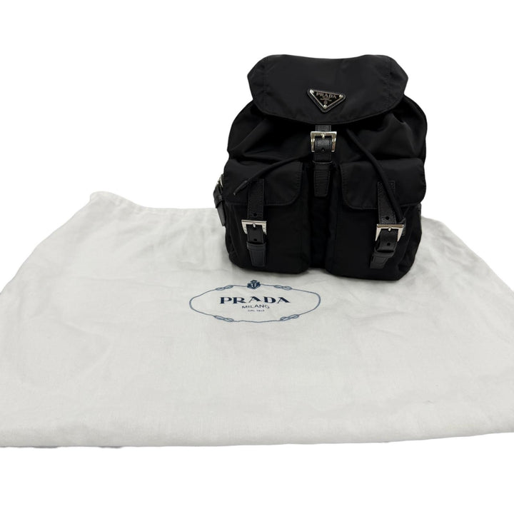 美品☆PRADA プラダ 1BZ677 スモール Re-Nylon バックパック トライアングルロゴ リュック・デイパック ブラック レディース 定346500円