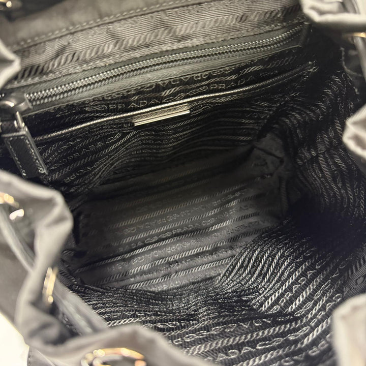 美品☆PRADA プラダ 1BZ677 スモール Re-Nylon バックパック トライアングルロゴ リュック・デイパック ブラック レディース 定346500円