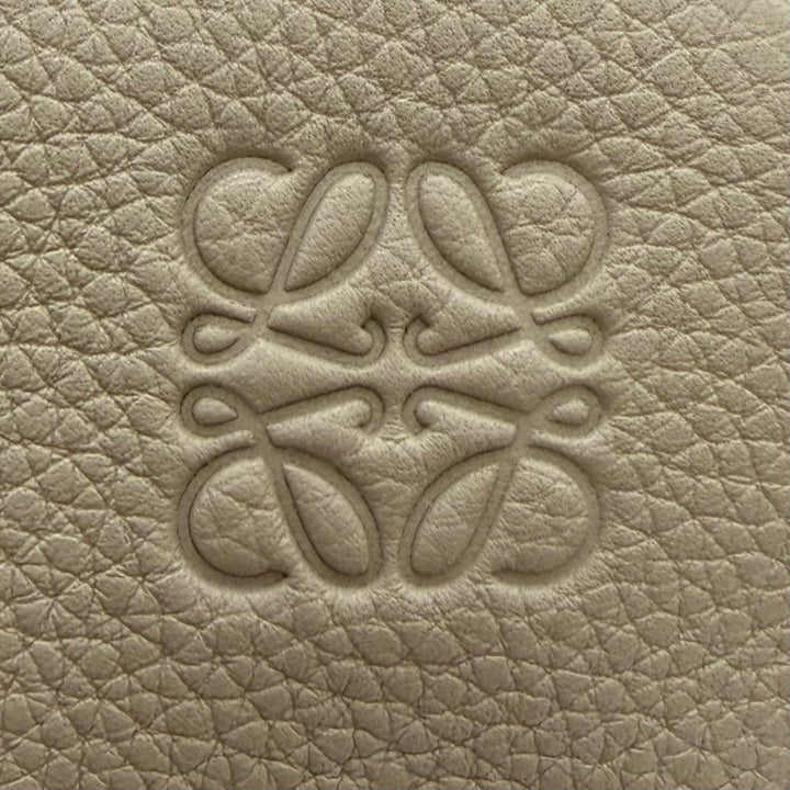 美品☆LOEWE ロエベ A039N08X08 アマソナ28 アナグラム刻印 ソフトグレインカーフ 2WAYショルダーバッグ ハンドバッグ ベージュ 保存袋付