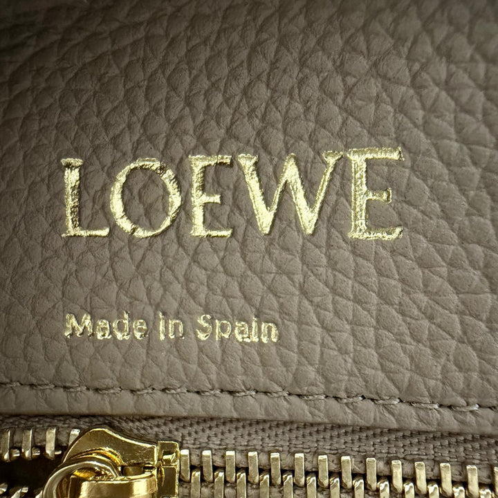 美品☆LOEWE ロエベ A039N08X08 アマソナ28 アナグラム刻印 ソフトグレインカーフ 2WAYショルダーバッグ ハンドバッグ ベージュ 保存袋付