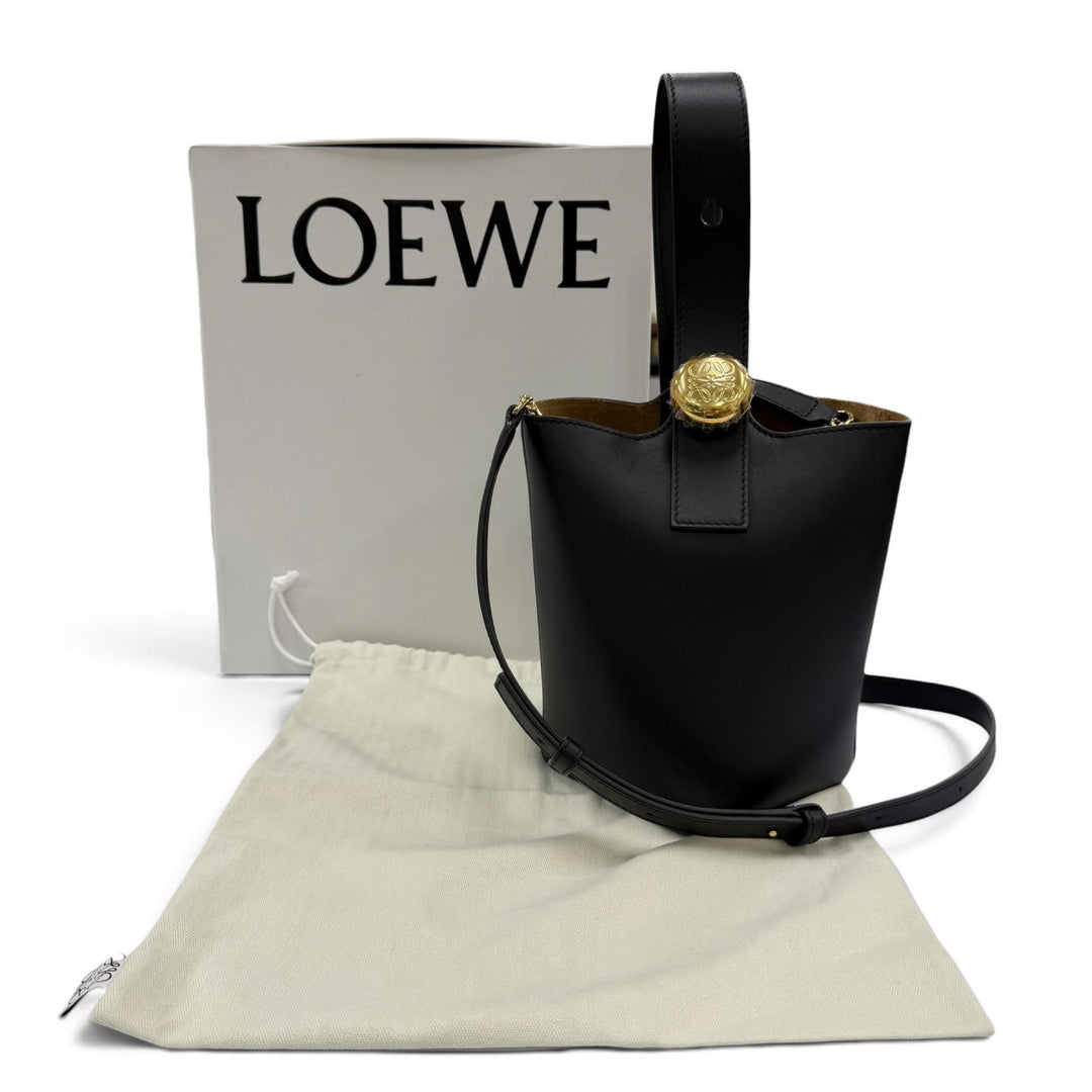 美品☆LOEWE ロエベ AANBBBMX01 ペブル バケットバッグ ミニ レザー 2WAYショルダー・ハンドバッグ ブラック ゴールド金具 定価326700円