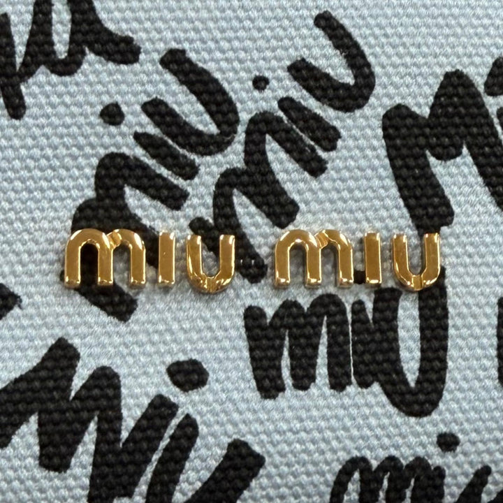 美品★MIUMIU ミュウミュウ 5RM008 キャンバス ロゴ総柄 バードモチーフ ドローストリング 巾着 バッグ ライトブルー ブラック 保存袋付