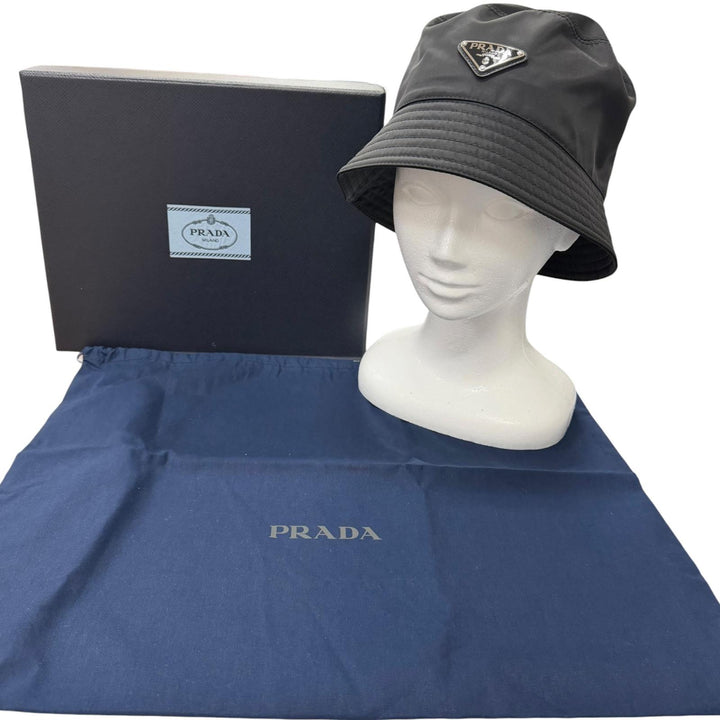 極美品□PRADA プラダ 2HC137 Re-Nylon トライアングルロゴ バケットハット 帽子 ブラック L イタリア製 正規品 メンズ 箱・保存袋付き