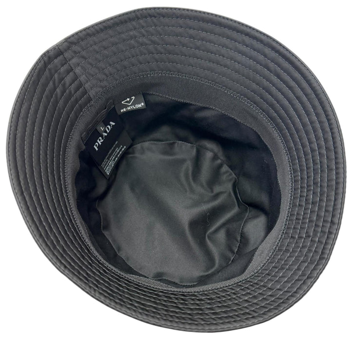極美品□PRADA プラダ 2HC137 Re-Nylon トライアングルロゴ バケットハット 帽子 ブラック L イタリア製 正規品 メンズ 箱・保存袋付き