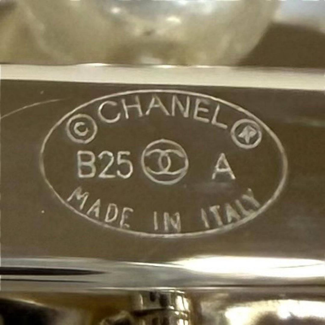 極美品★CHANEL シャネル B25A ABG046 ココマーク マトラッセ ハート ブローチ ゴールド ホワイト イタリア製 レディース 箱・保存袋付き