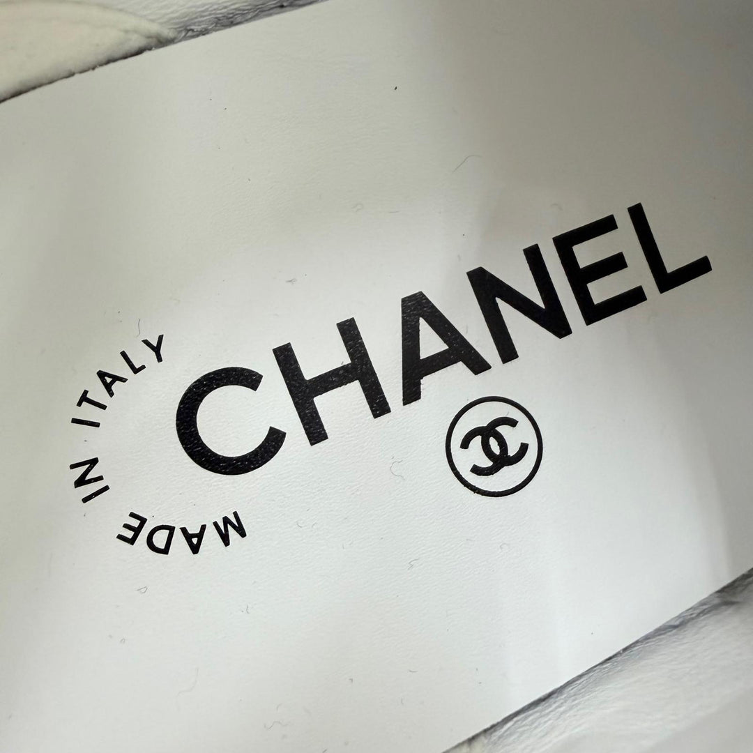 極美品☆CHANEL シャネル G39978 ココマーク レースアップ レザー ローカットスニーカー ホワイト 38 イタリア製 レディース 保存袋付き