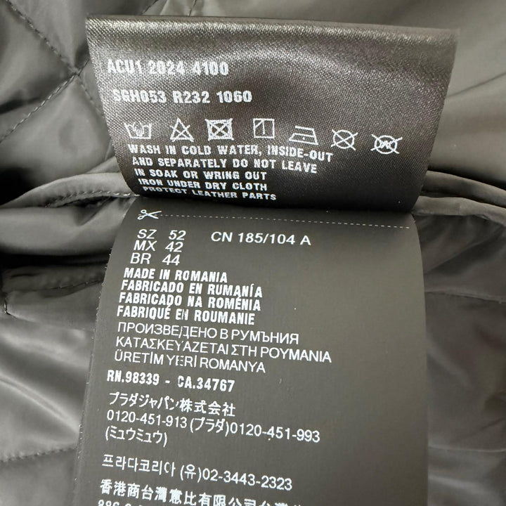 極美品□PRADA プラダ 2024年製 SGH053 トライアングルロゴプレート フーデッド キルティングジャケット ブラック 52 正規品 メンズ