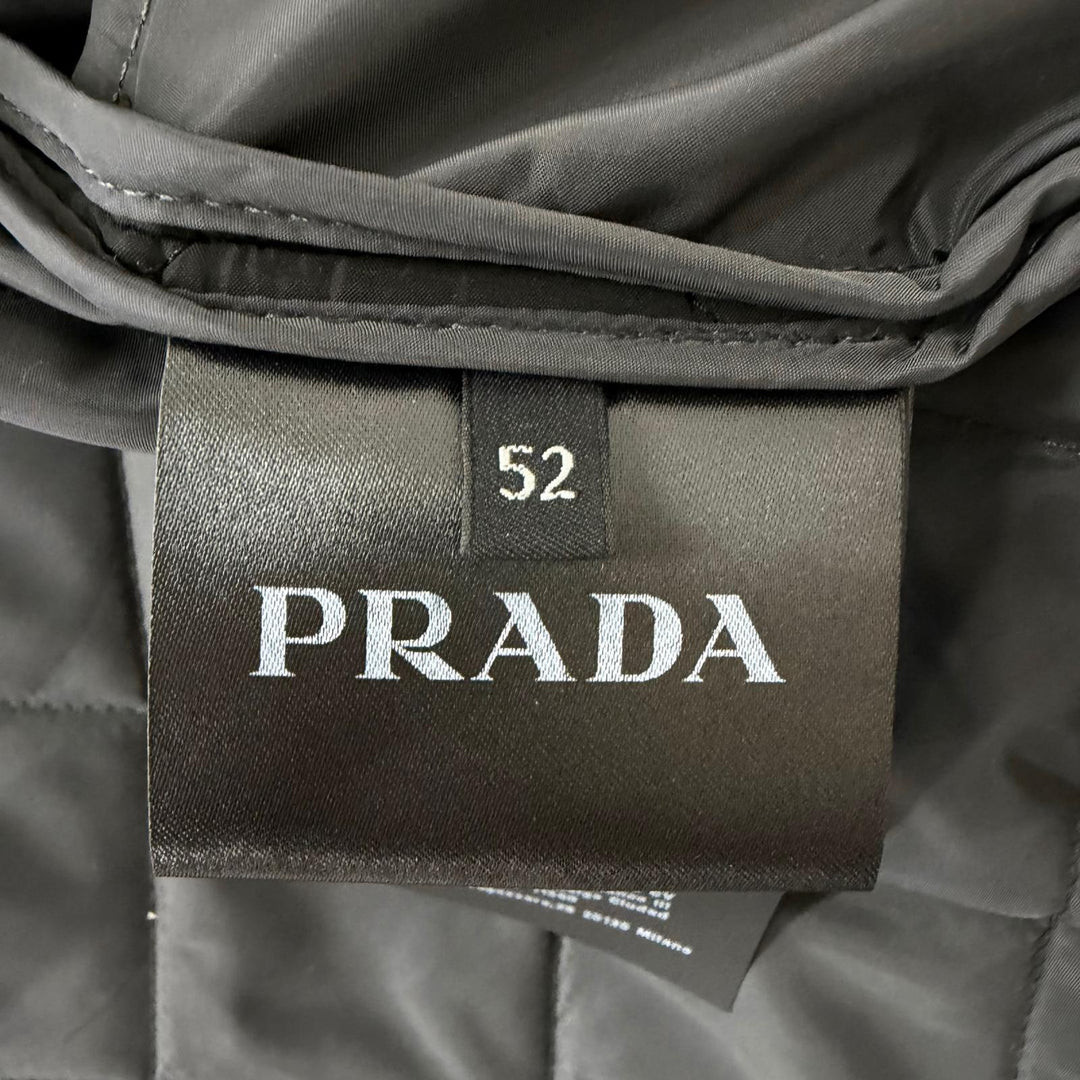 極美品□PRADA プラダ 2024年製 SGH053 トライアングルロゴプレート フーデッド キルティングジャケット ブラック 52 正規品 メンズ