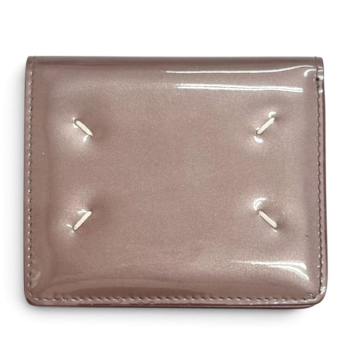 極美△Maison Margiela 11 メゾンマルジェラ11 S56UI0140 2026年 DUSTY PINK 4ステッチ パテントレザー コンパクトウォレット 二つ折財布