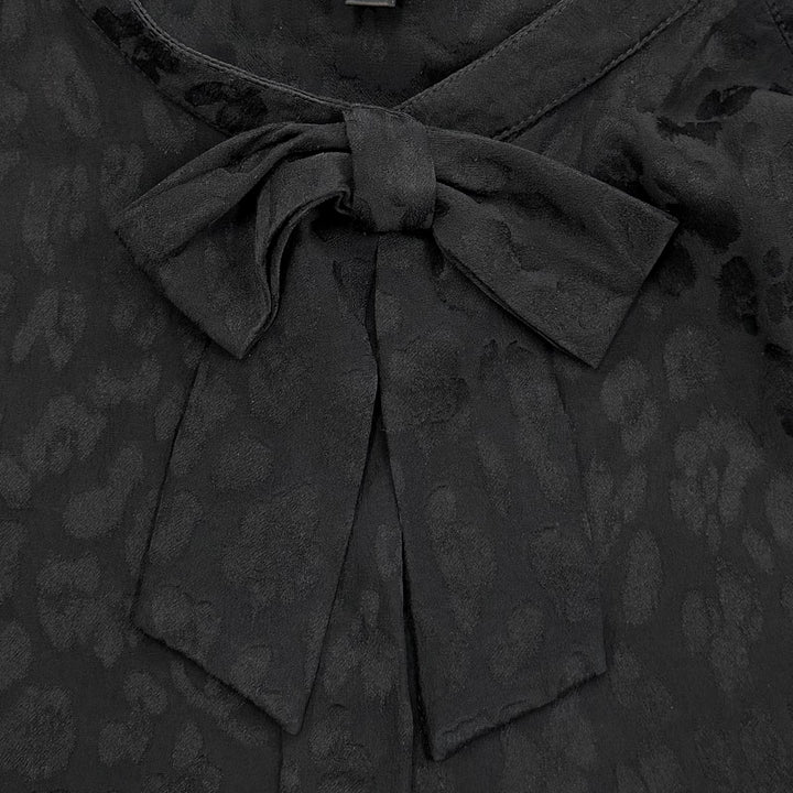 美品◇CHANEL シャネル P75261 シルク100％ ココボタン レオパード リボン付き 長袖シャツ ブラウス ブラック 40 フランス製 ハンガー付
