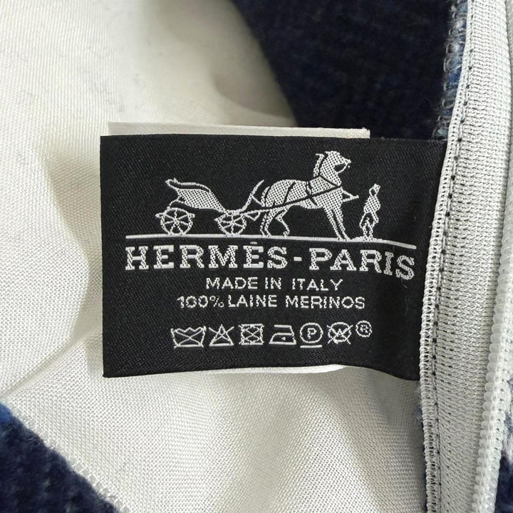 極美品□HERMES エルメス イターク メリノウール100％ ア・シュヴァルステッチ ジャガード クッション マリン イタリア製 正規品 メンズ