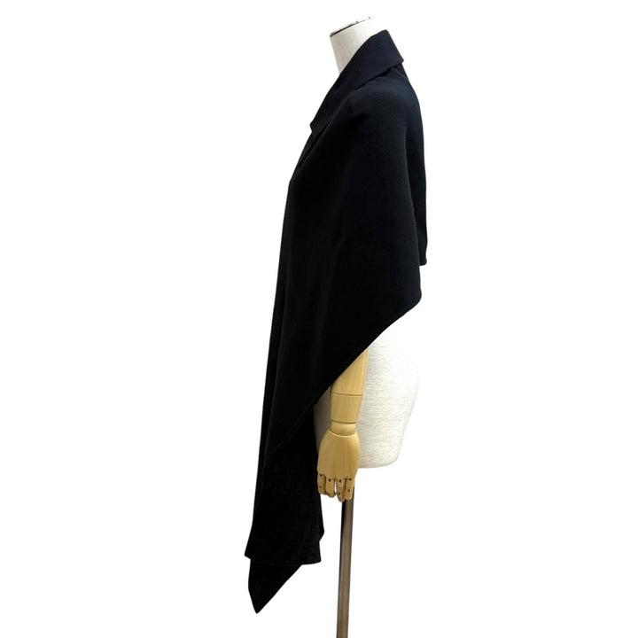 極美品★FENDI フェンディ FF6144A5HD 2025年製 DOUBLE WOOL CAPE ウール シルク混 裏地ズッカ ポンチョ ブラック 36 正規品 ハンガー付
