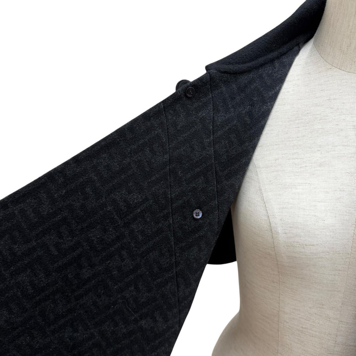 極美品★FENDI フェンディ FF6144A5HD 2025年製 DOUBLE WOOL CAPE ウール シルク混 裏地ズッカ ポンチョ ブラック 36 正規品 ハンガー付