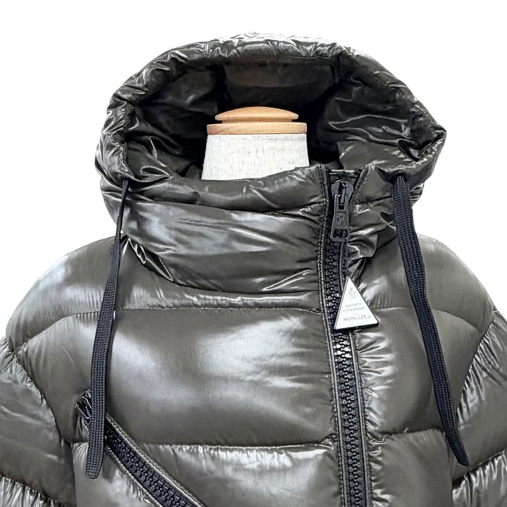 未使用品△MONCLER モンクレール D20934690905 LIRIOPE リリオペ ロゴワッペン ダウンジャケット カーキ 1 伊製 ガーメント ハンガー付き