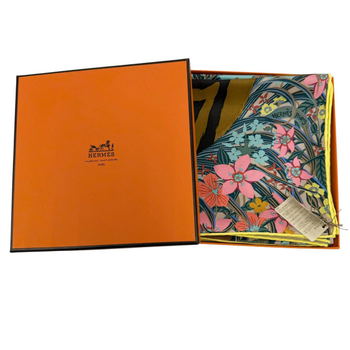 未使用品☆HERMES エルメス カレ70 タイガー・タイガー シルク100％ ベージュ・サンドル / ブラウン / マルチカラー 現行品 スカーフ